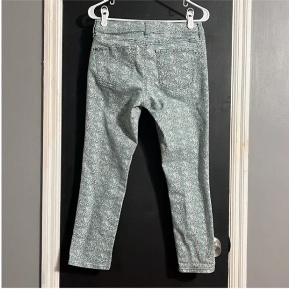 Pilcro and the Letterpress Slim Stet Floral Pants Size: 28 Inseam: 24” - Picture 2 of 8